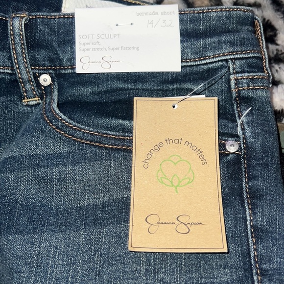 Jessica Simpson Soft Sculpt Bermuda Shorts - Brand New With Tags - Picture 2 of 8